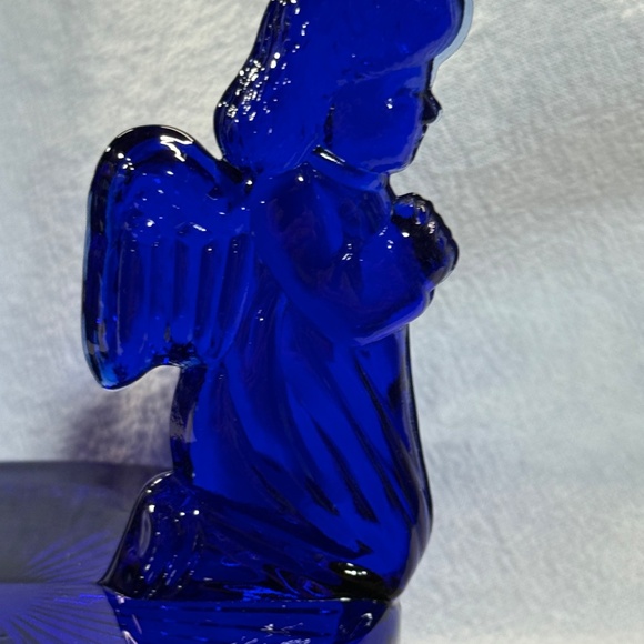 Vintage Cobalt Blue Glass Round with 3 Figural Praying Angels Candle Holder - Picture 8 of 10